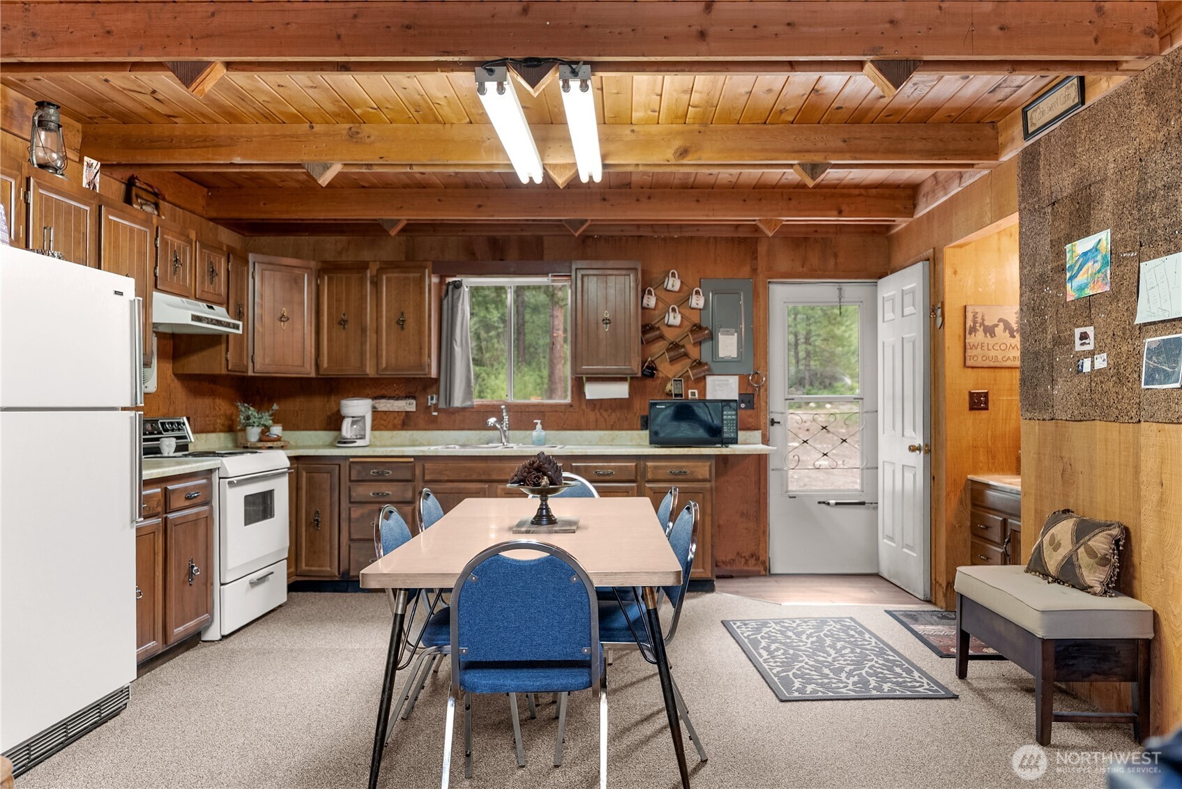 37 E Buttermilk Creek Road Property Photo 11