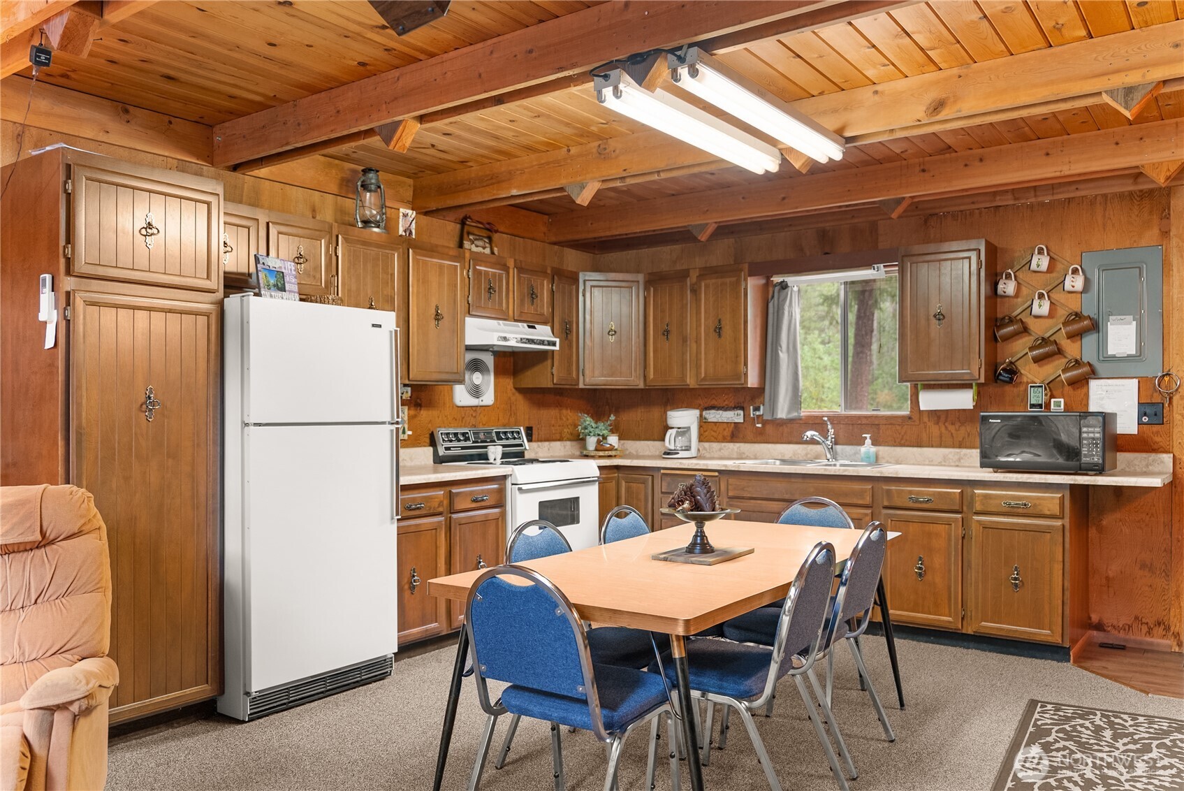 37 E Buttermilk Creek Road Property Photo 12