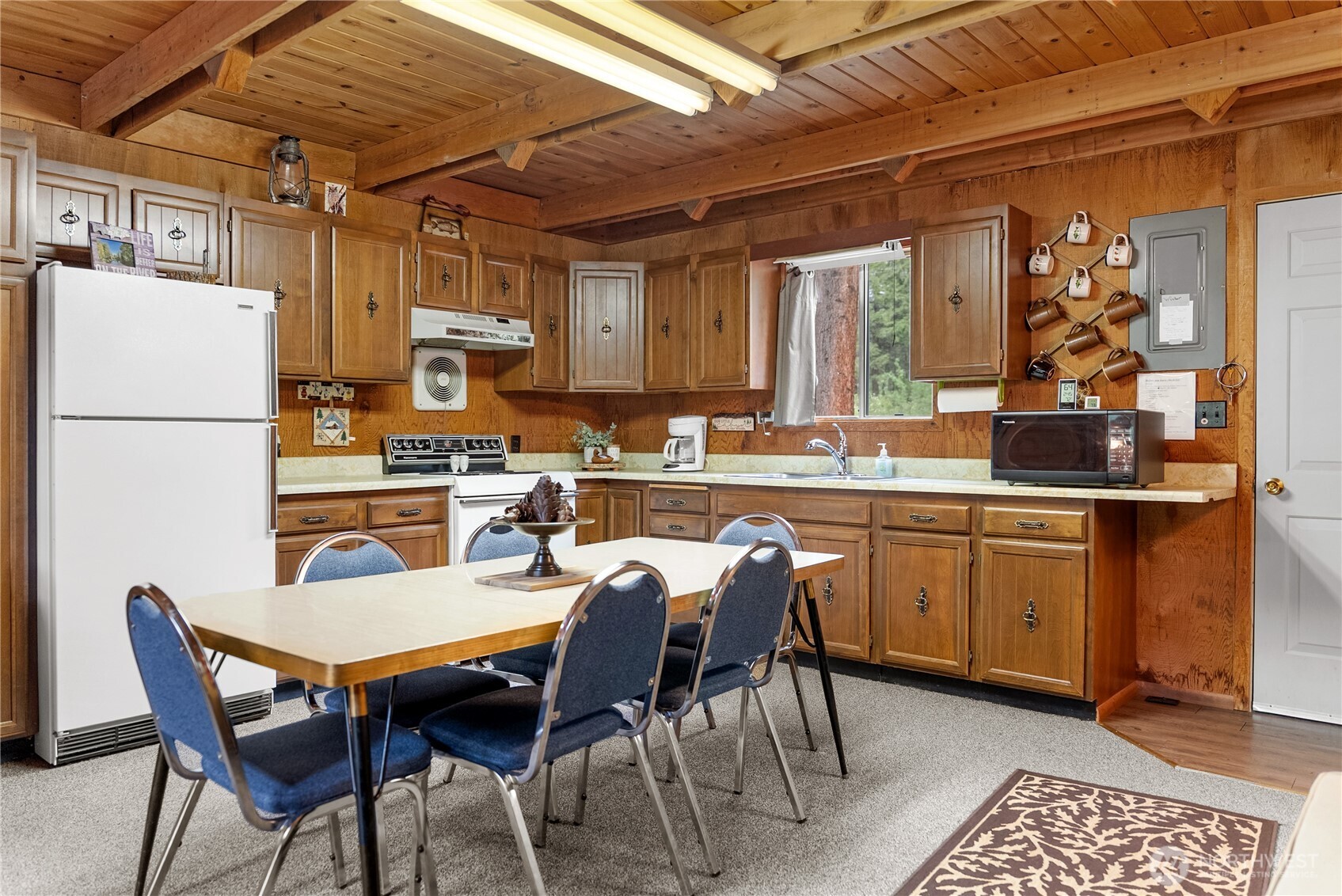 37 E Buttermilk Creek Road Property Photo 13