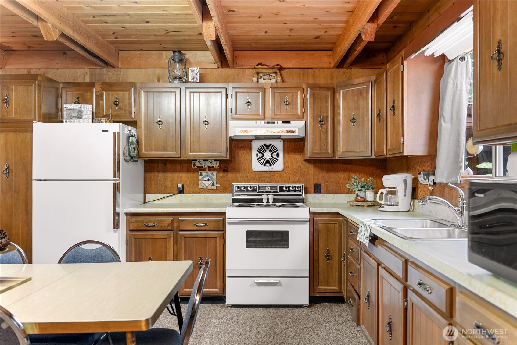 37 E Buttermilk Creek Road Property Photo 14