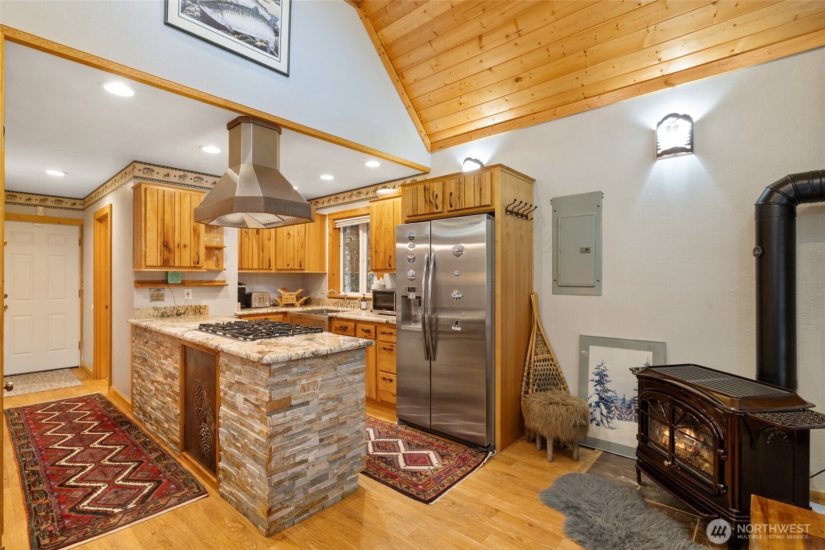 670 Yellowstone Property Photo 8