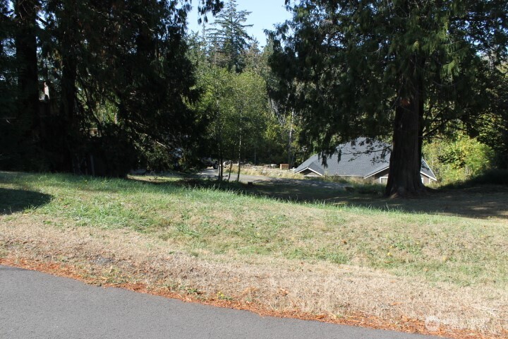 2418 Crestridge Drive Property Photo 1