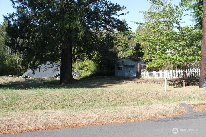 2418 Crestridge Drive Property Photo 2
