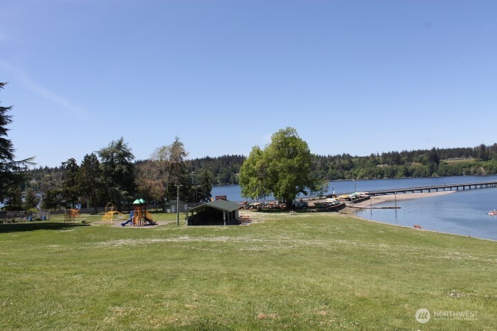 2418 Crestridge Drive Property Photo 8