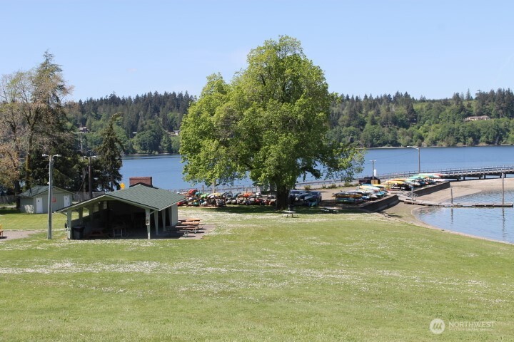 2418 Crestridge Drive Property Photo 9