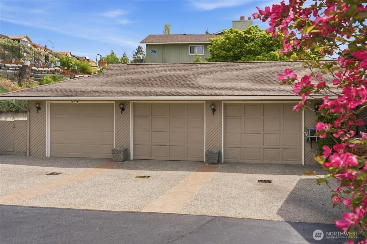 602 Daniels Drive Property Photo 4