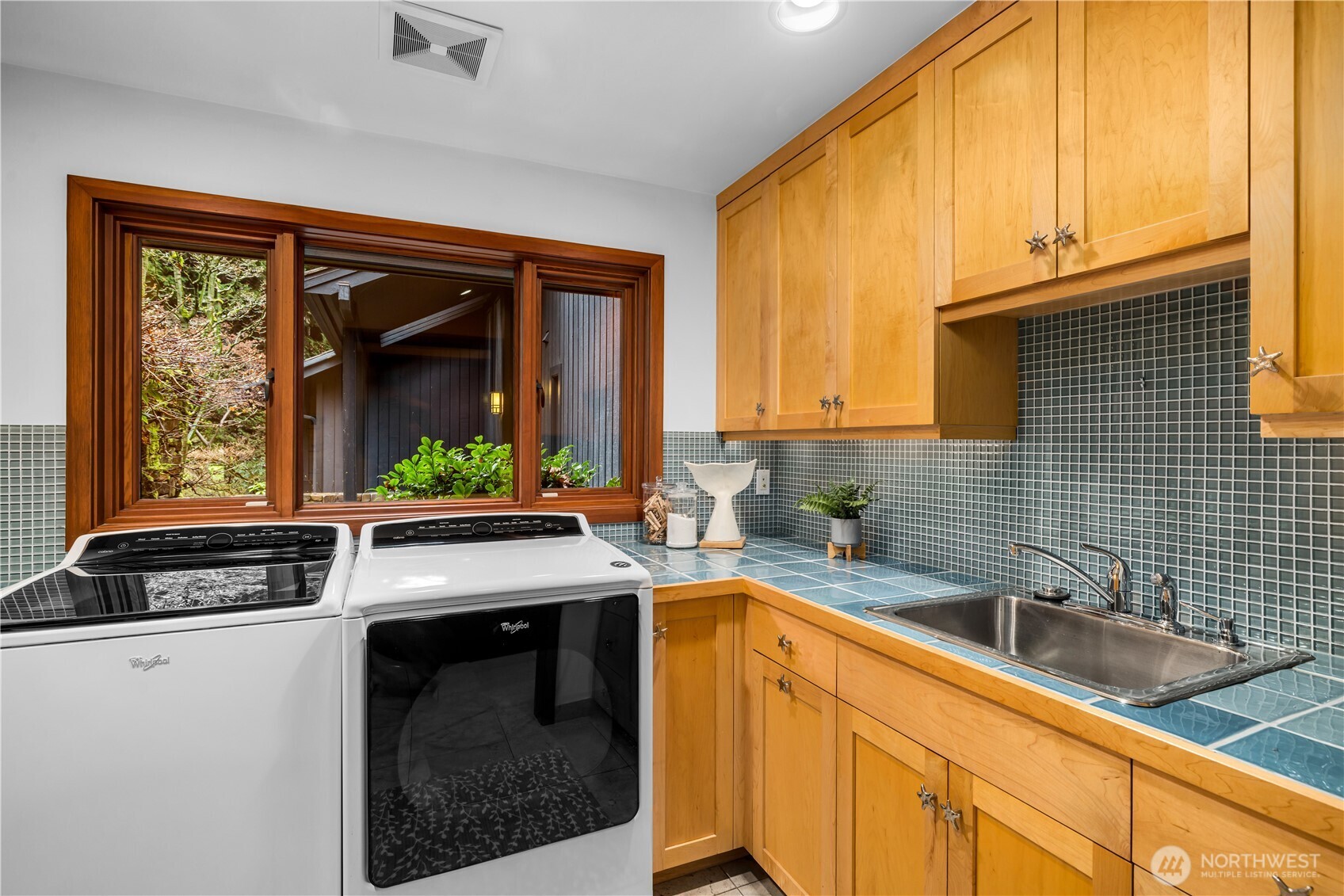 18 Holly Lane Property Photo 25