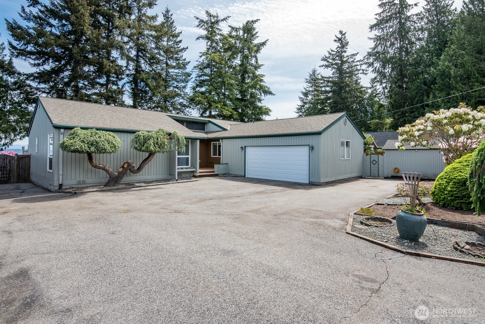 1985 Cascade View Drive Property Photo 4