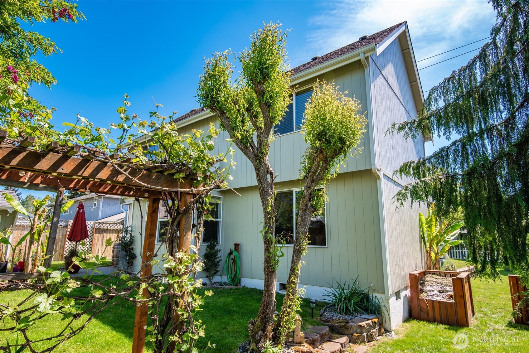 203 3rd Street Property Photo 4