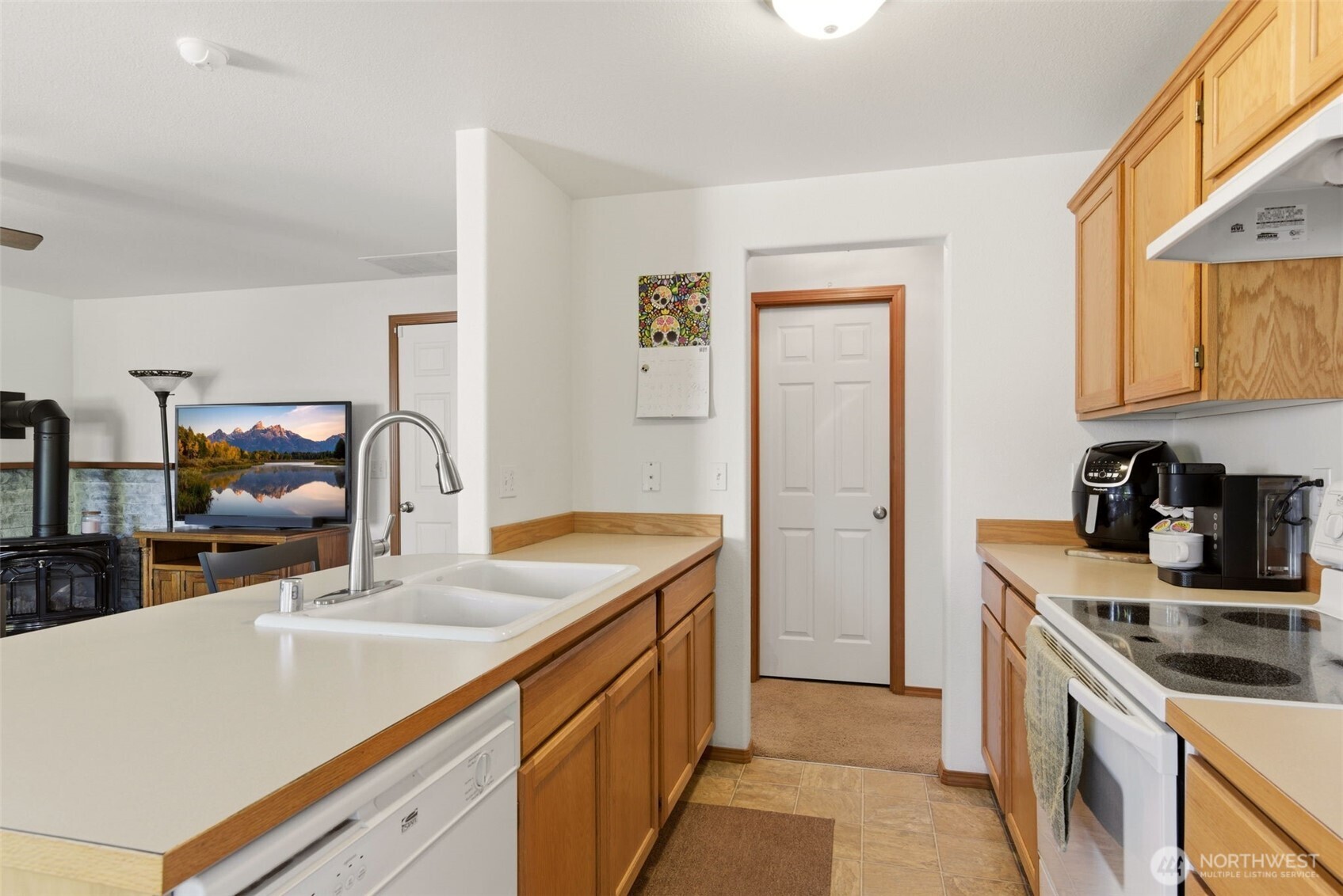 203 3rd Street Property Photo 14