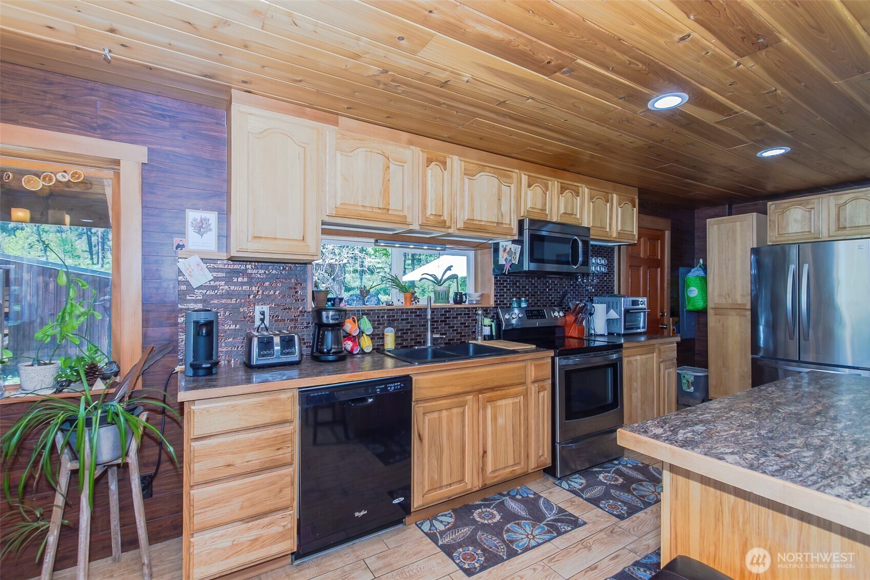 798 Barzee Road Property Photo 6