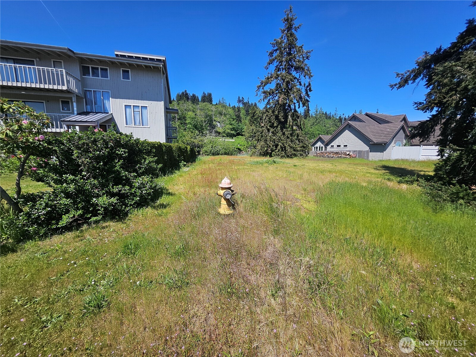 271 N Beach Drive Property Photo 4