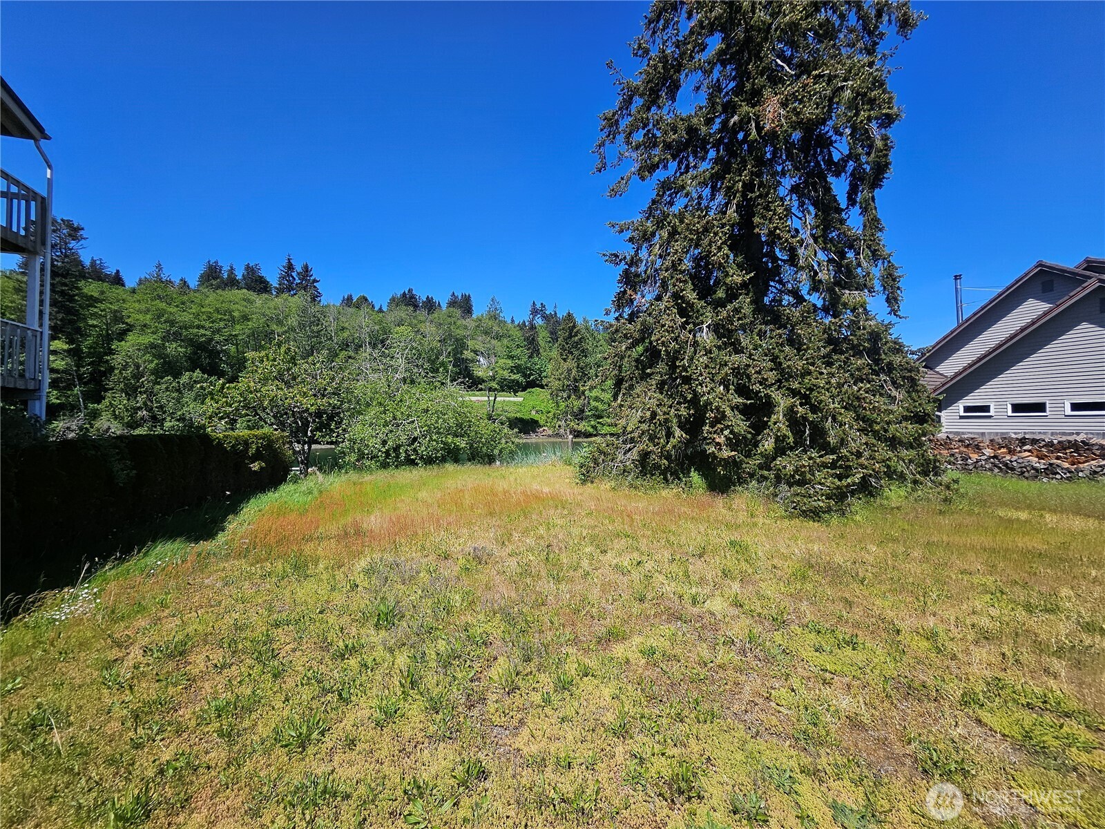 271 N Beach Drive Property Photo 6