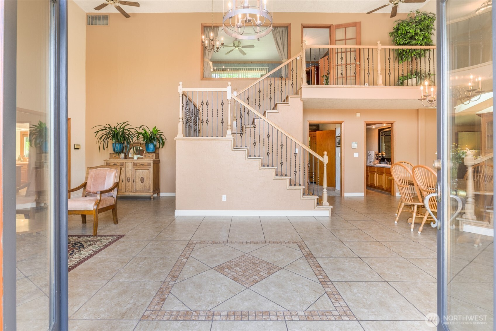 4607 44th Avenue Property Photo 2