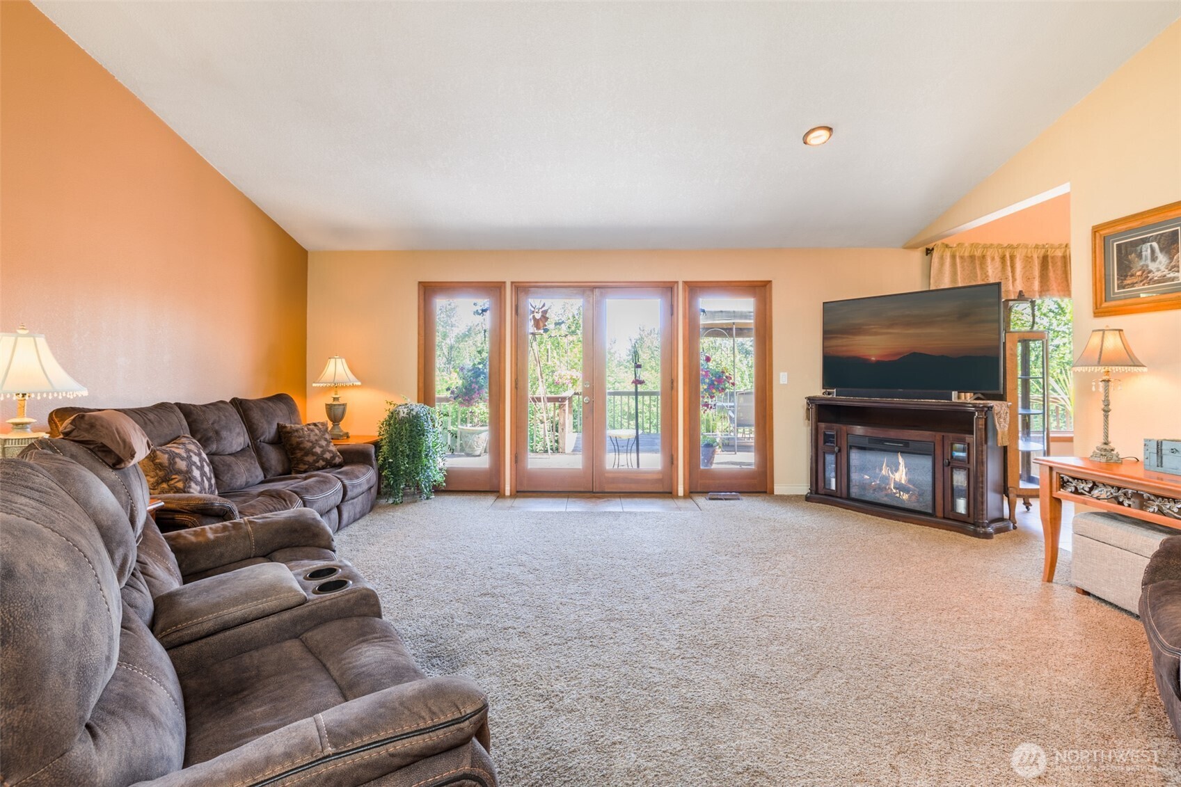 4607 44th Avenue Property Photo 12