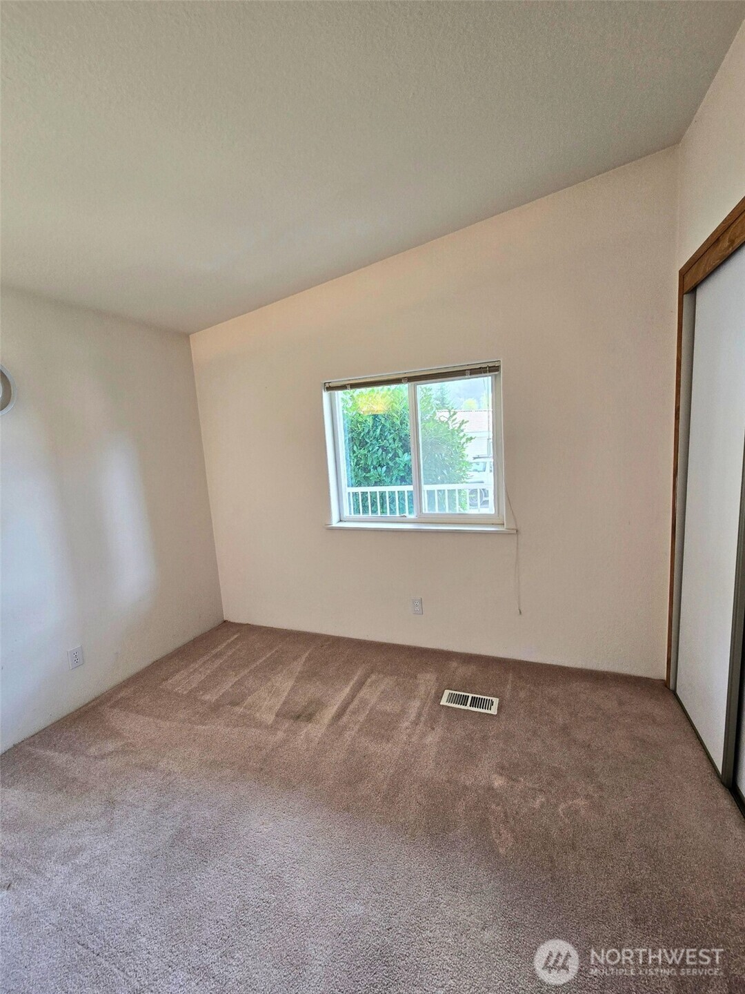 921 Autumn Lane 221 Property Photo 24