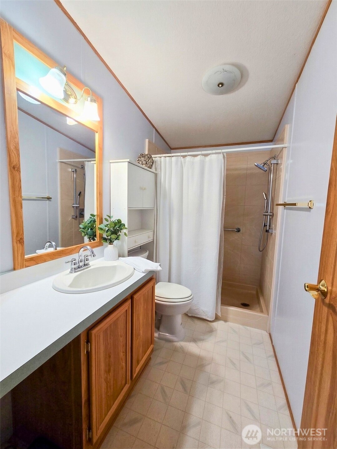 921 Autumn Lane 221 Property Photo 25