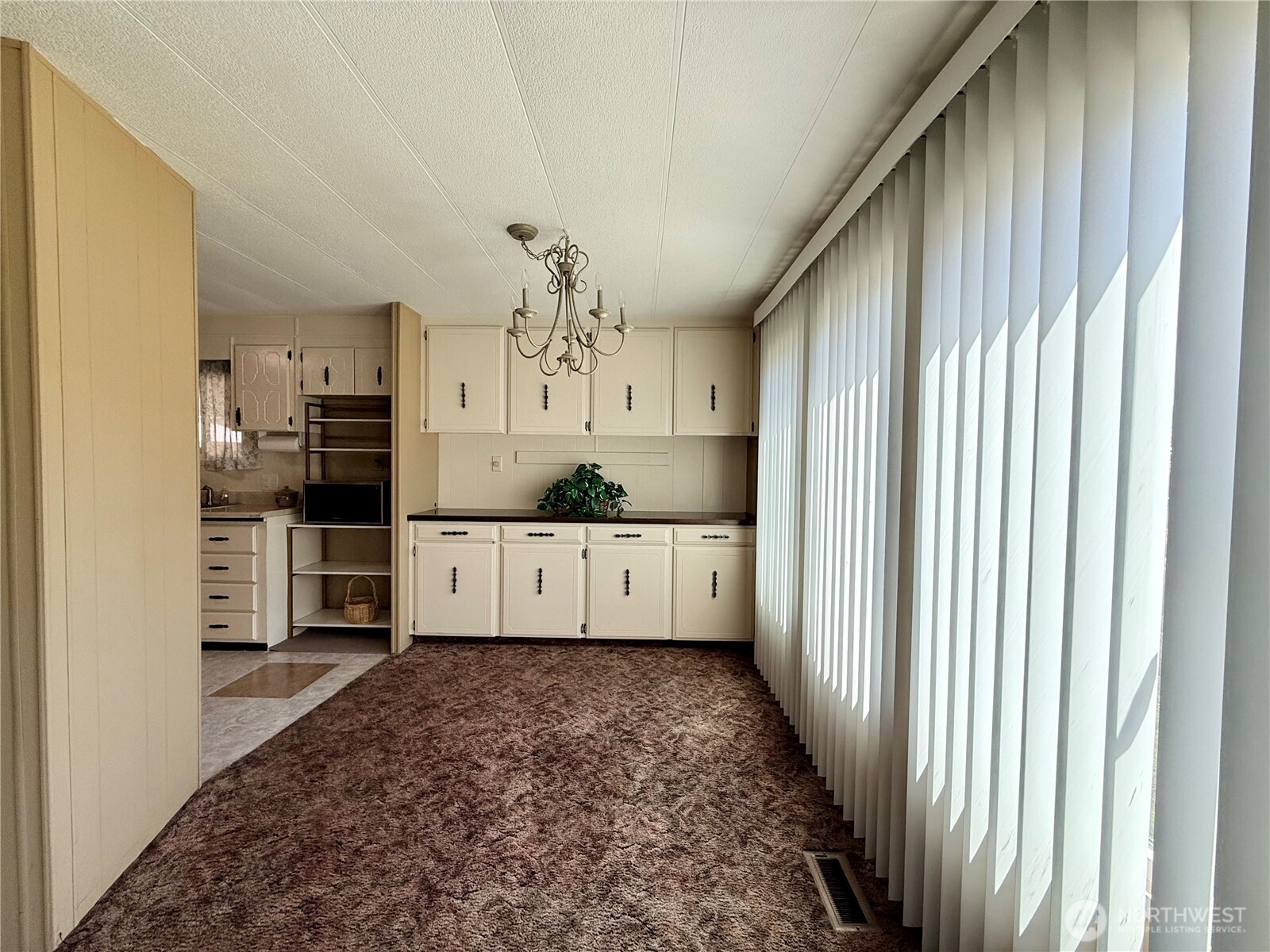 1410 Alonda Lane Property Photo 6