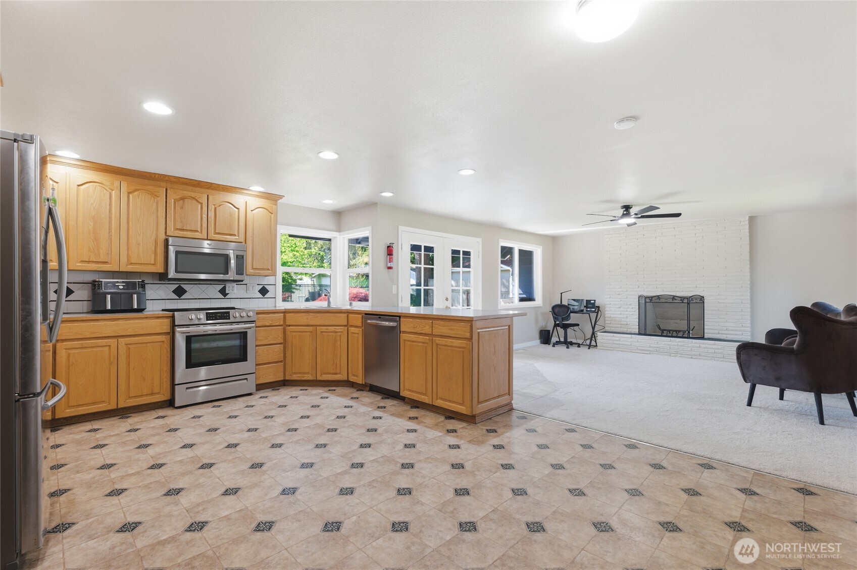 2607 92nd Street Property Photo 5