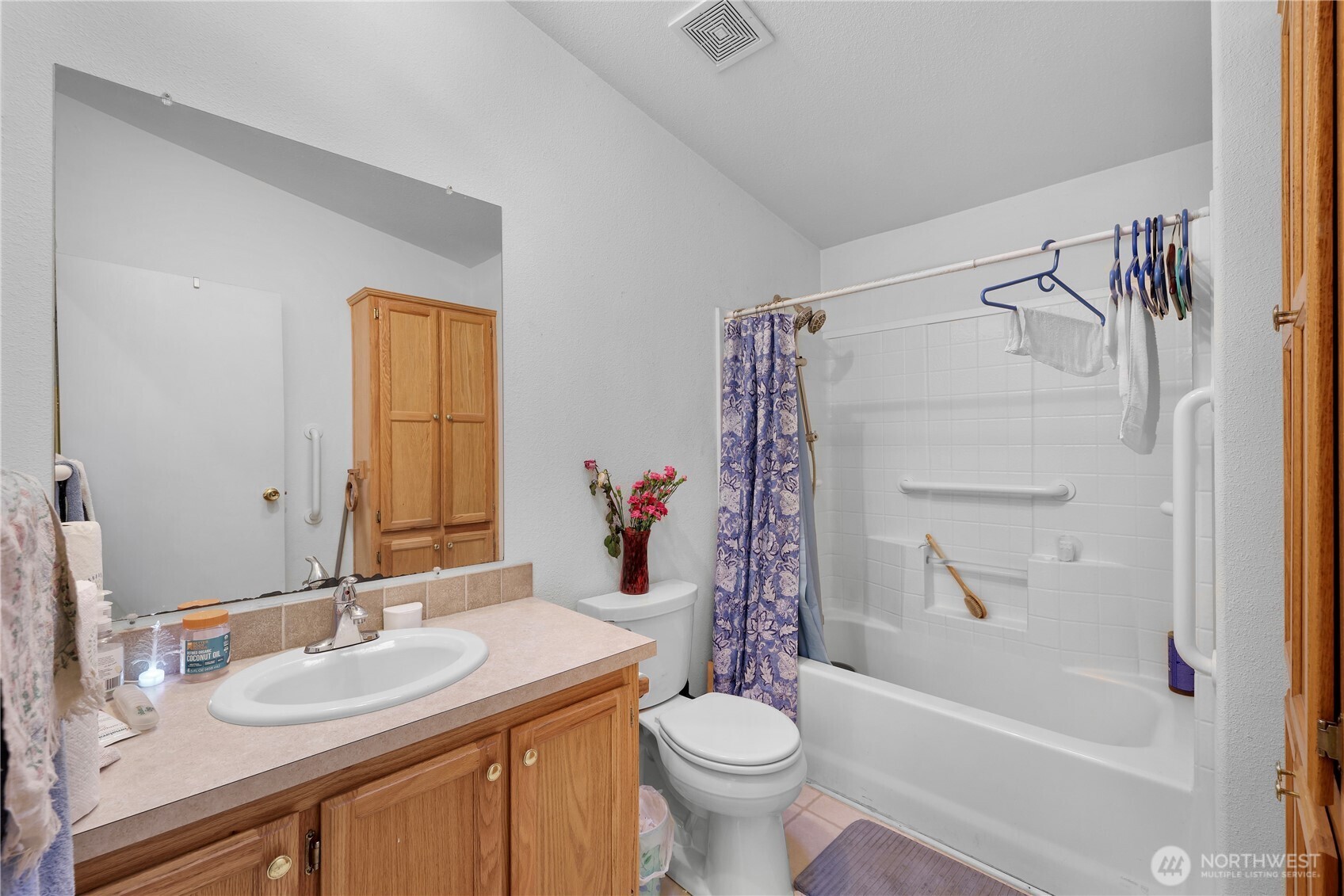 7928 Portal Way Property Photo 9