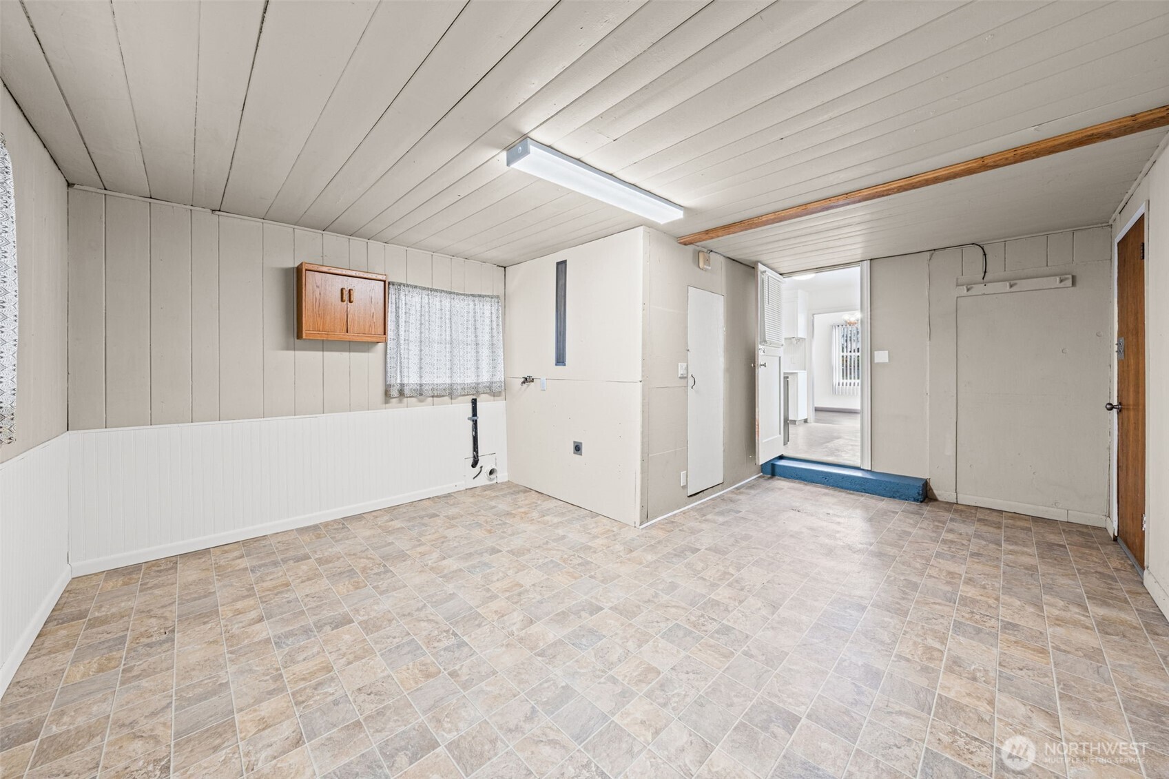 205 W Saar Street Property Photo 16