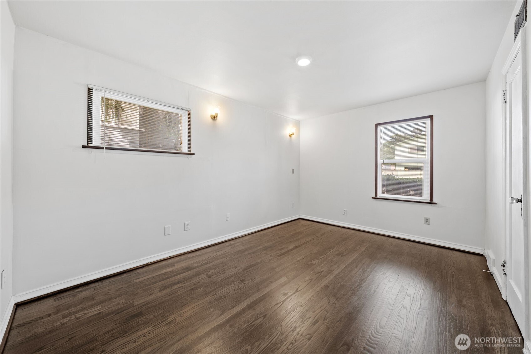 205 W Saar Street Property Photo 17