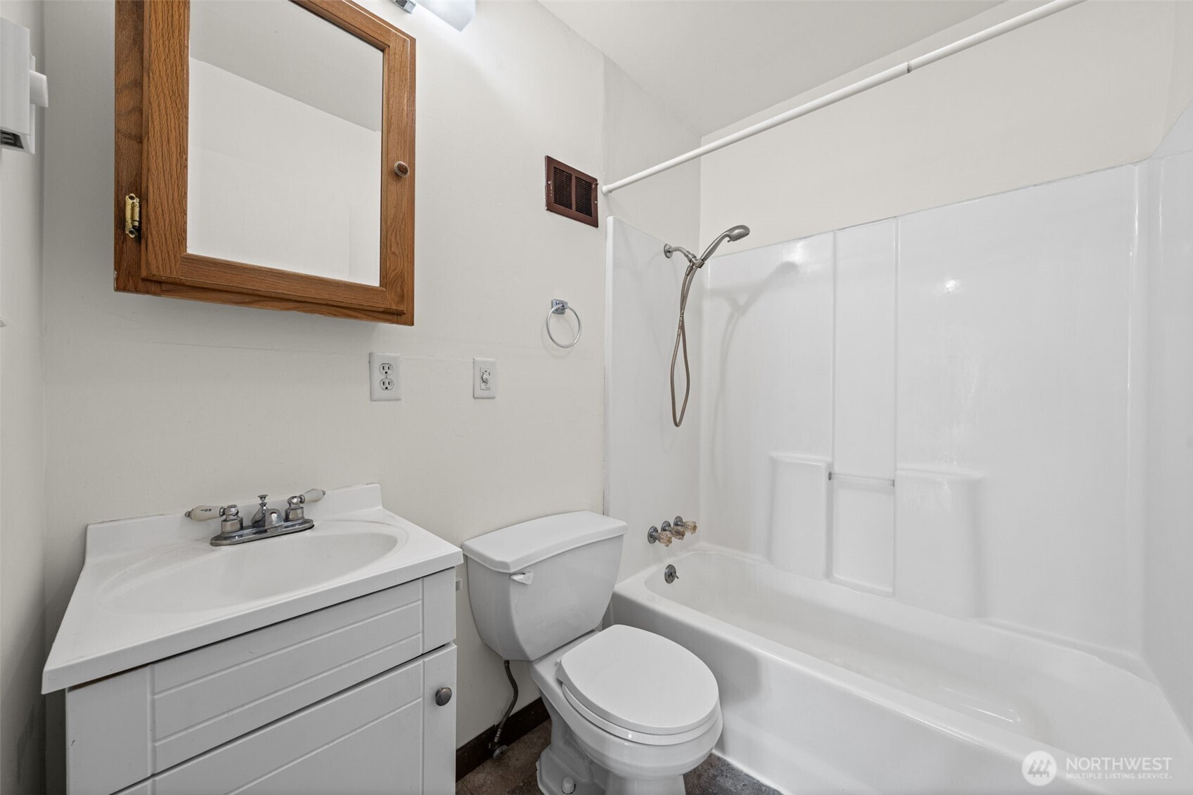 205 W Saar Street Property Photo 19