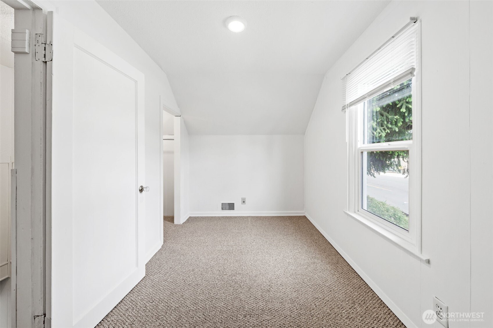 205 W Saar Street Property Photo 20