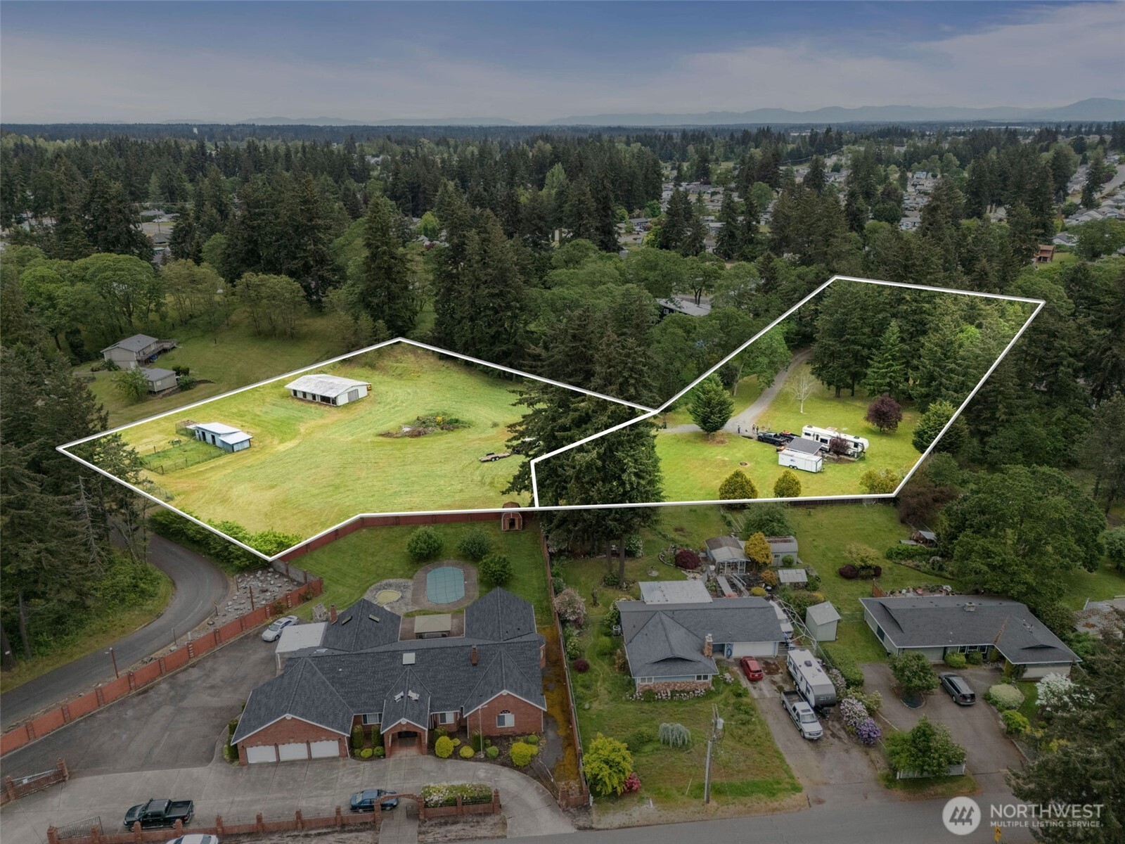 19608 8th Avenue Property Photo 3