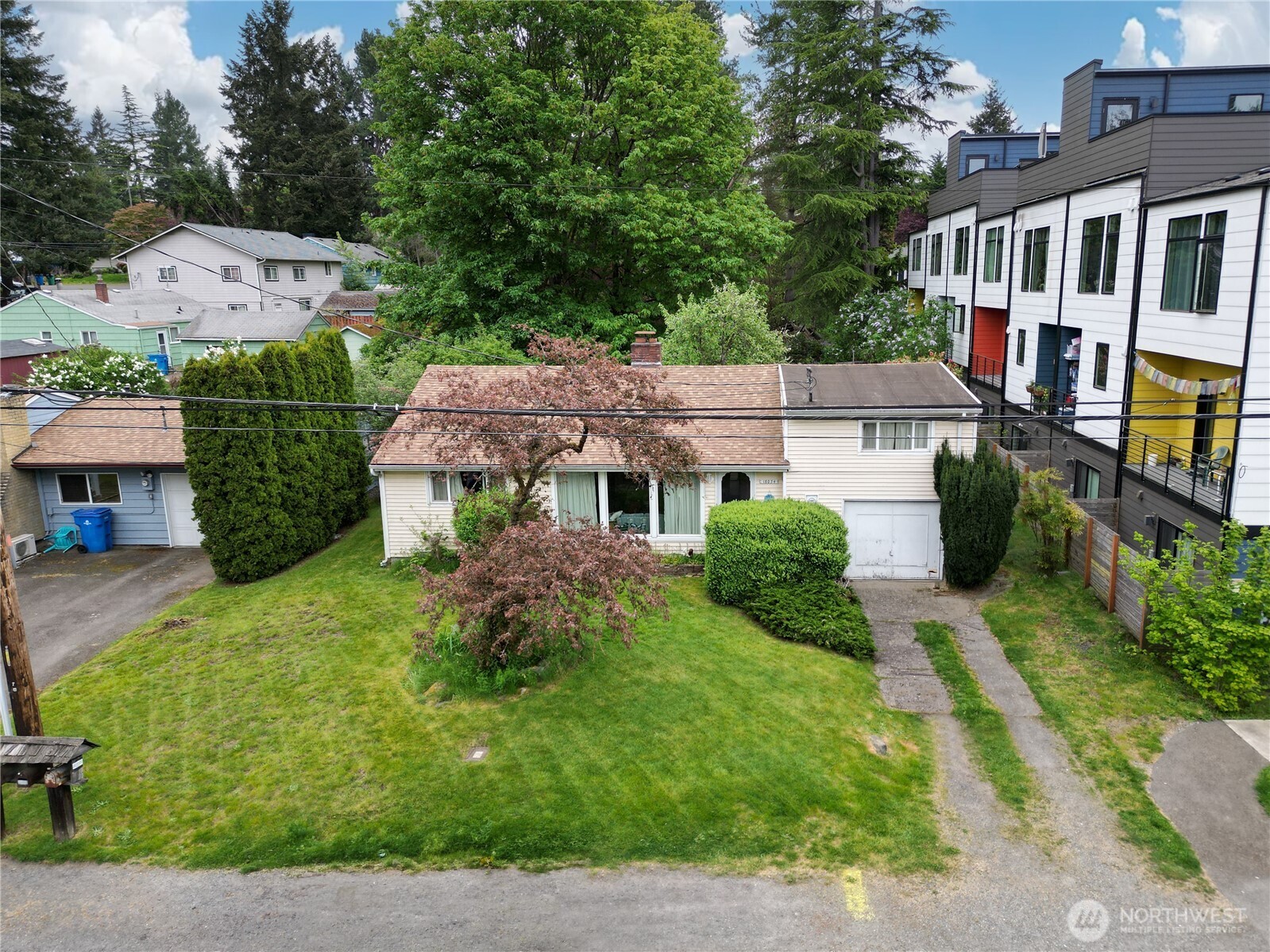 18034 10th Avenue Property Photo 2