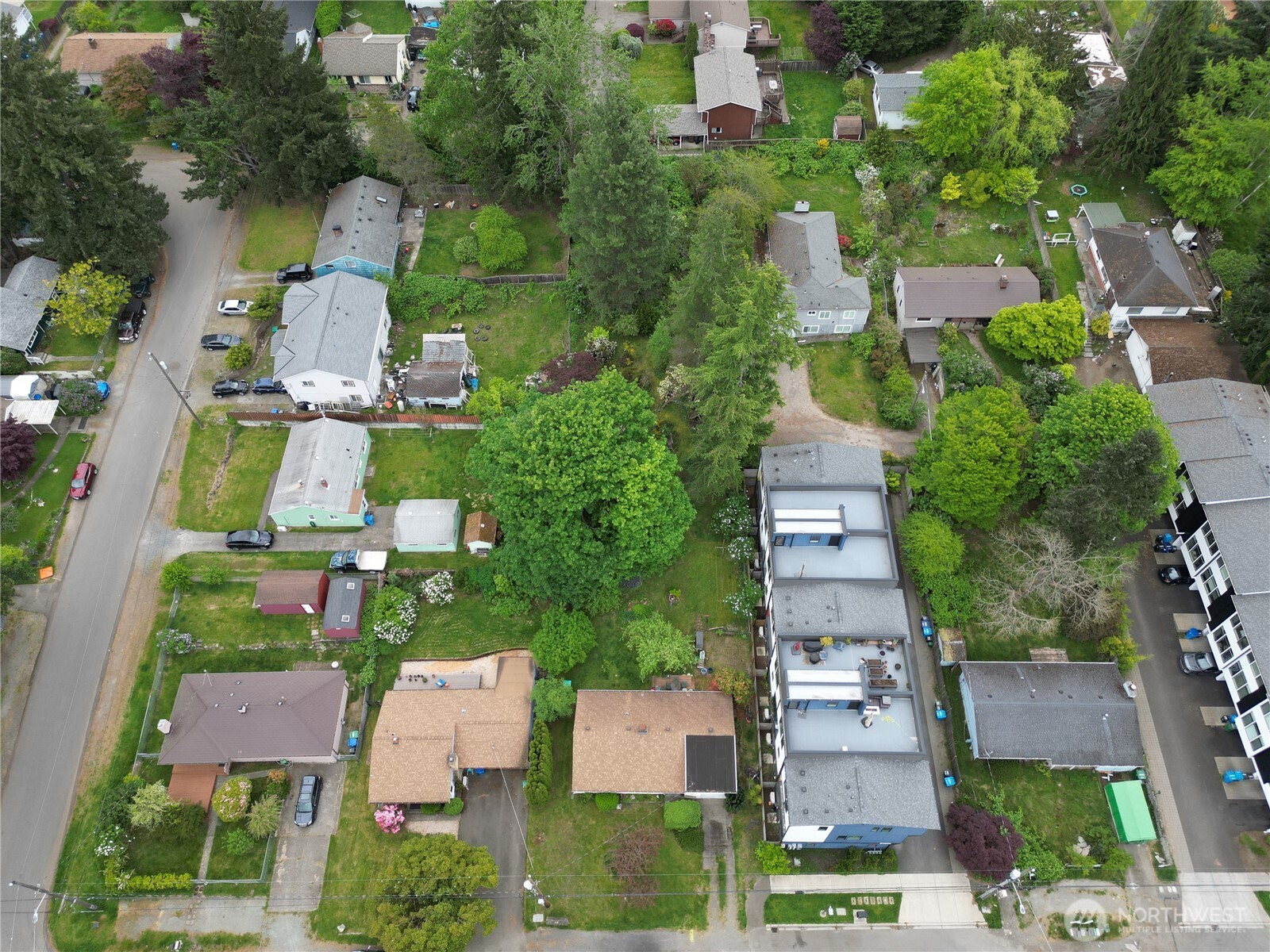 18034 10th Avenue Property Photo 5