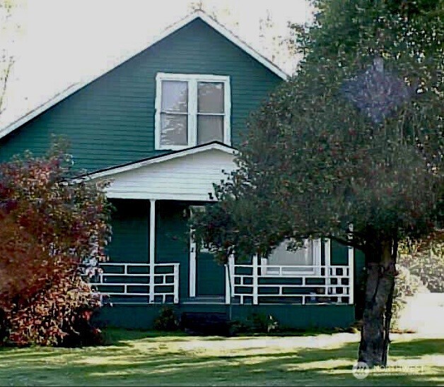 108 10th Street Property Photo 1