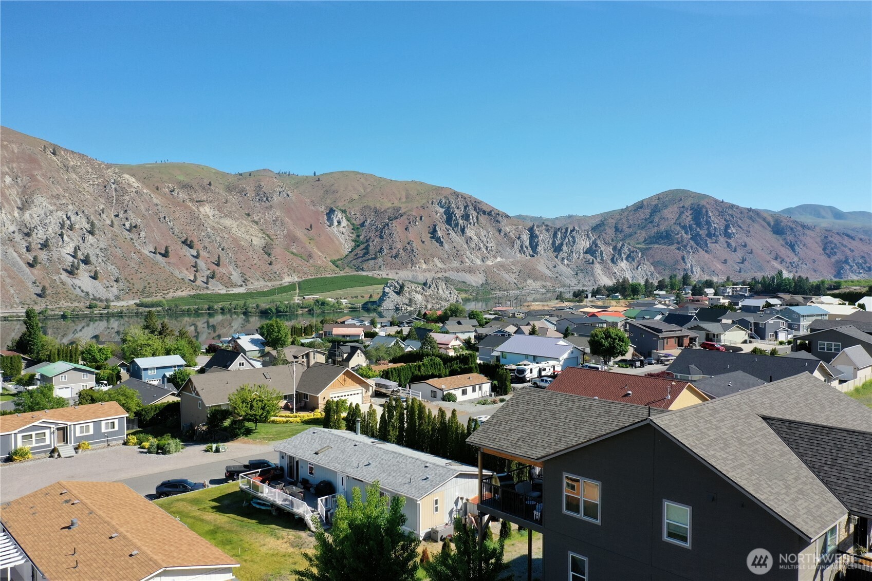 445 Entiat Place Property Photo 3