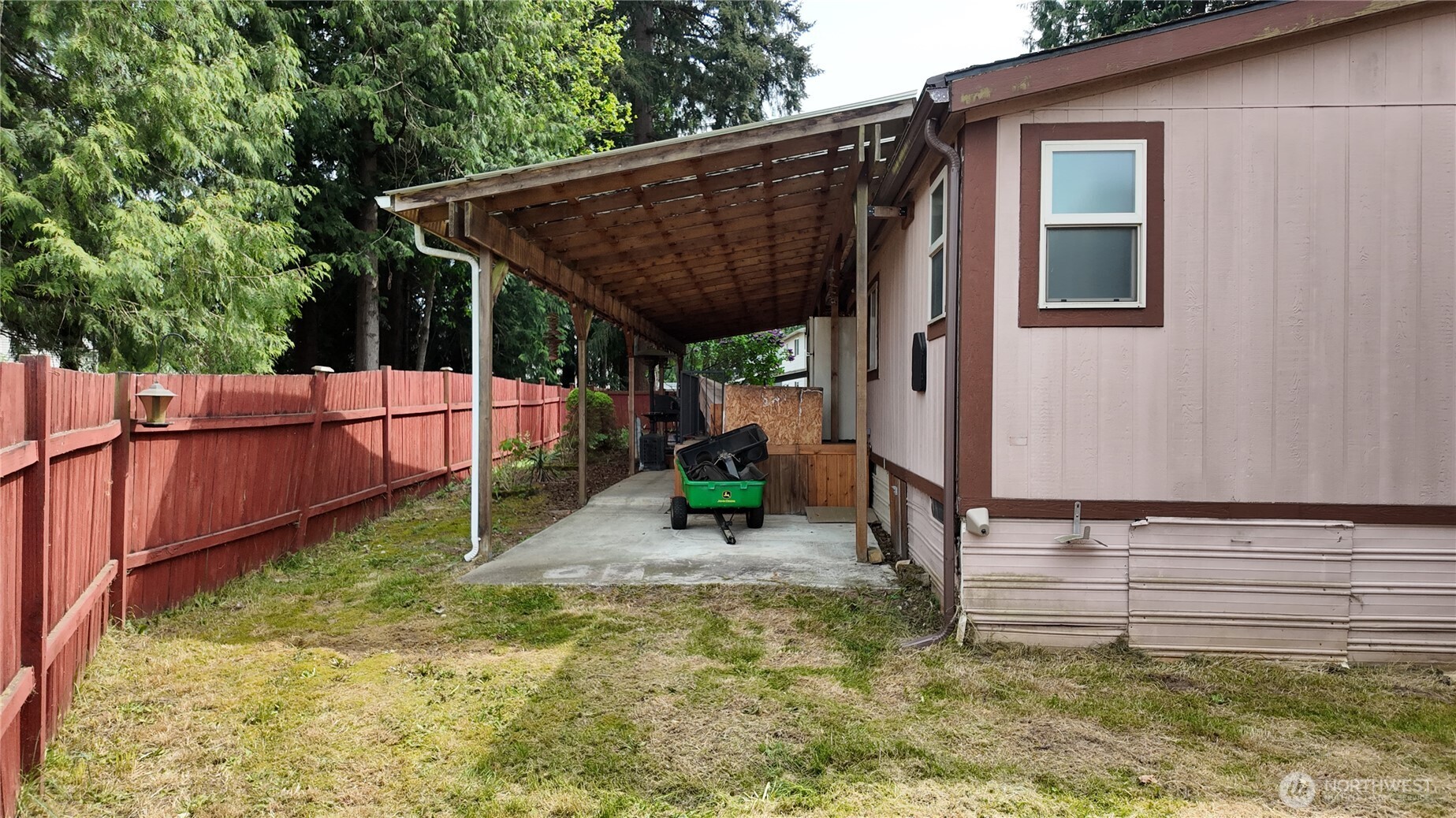 18621 Smokey Point Boulevard Property Photo 12