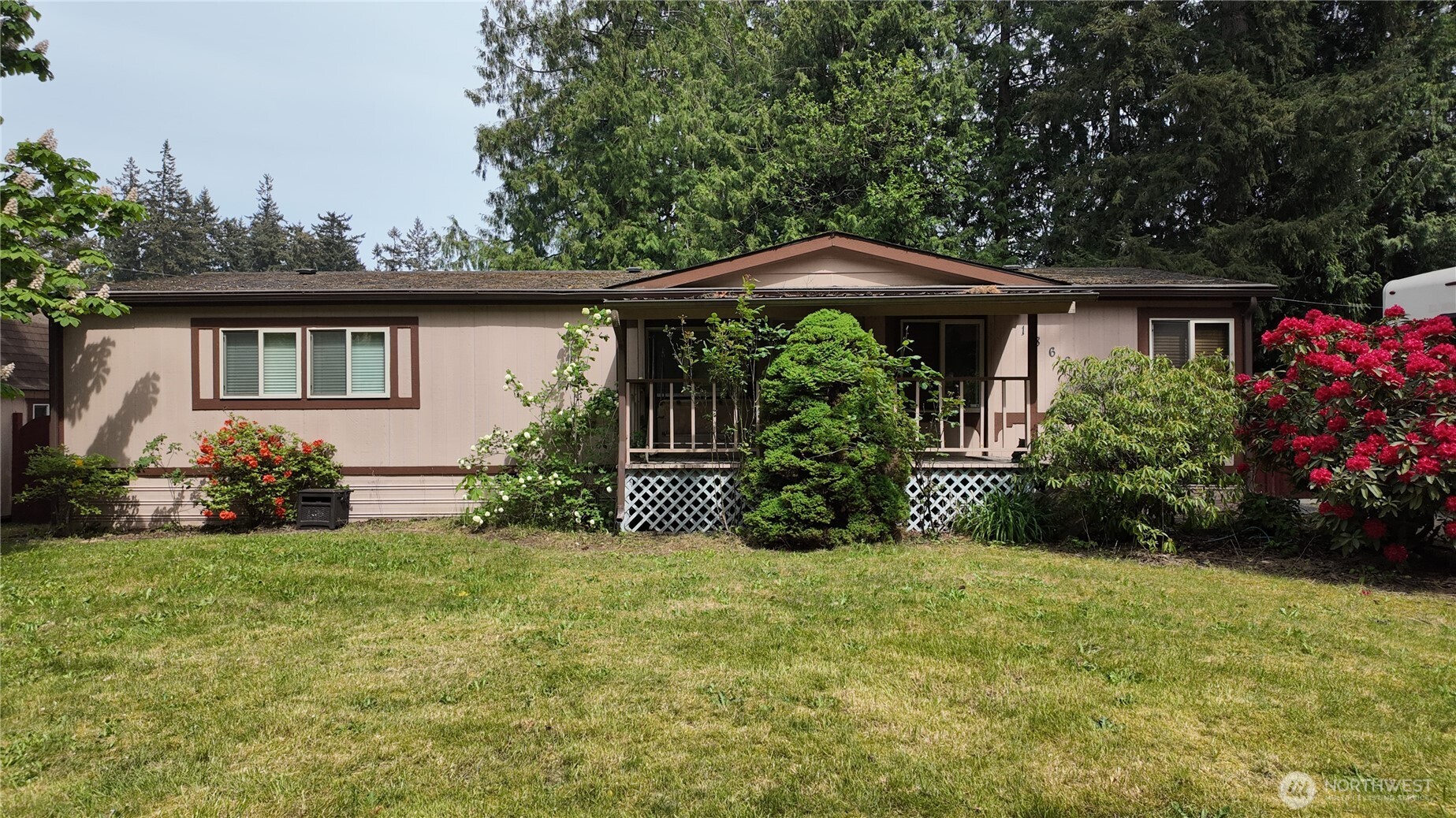 18621 Smokey Point Boulevard Property Photo 17