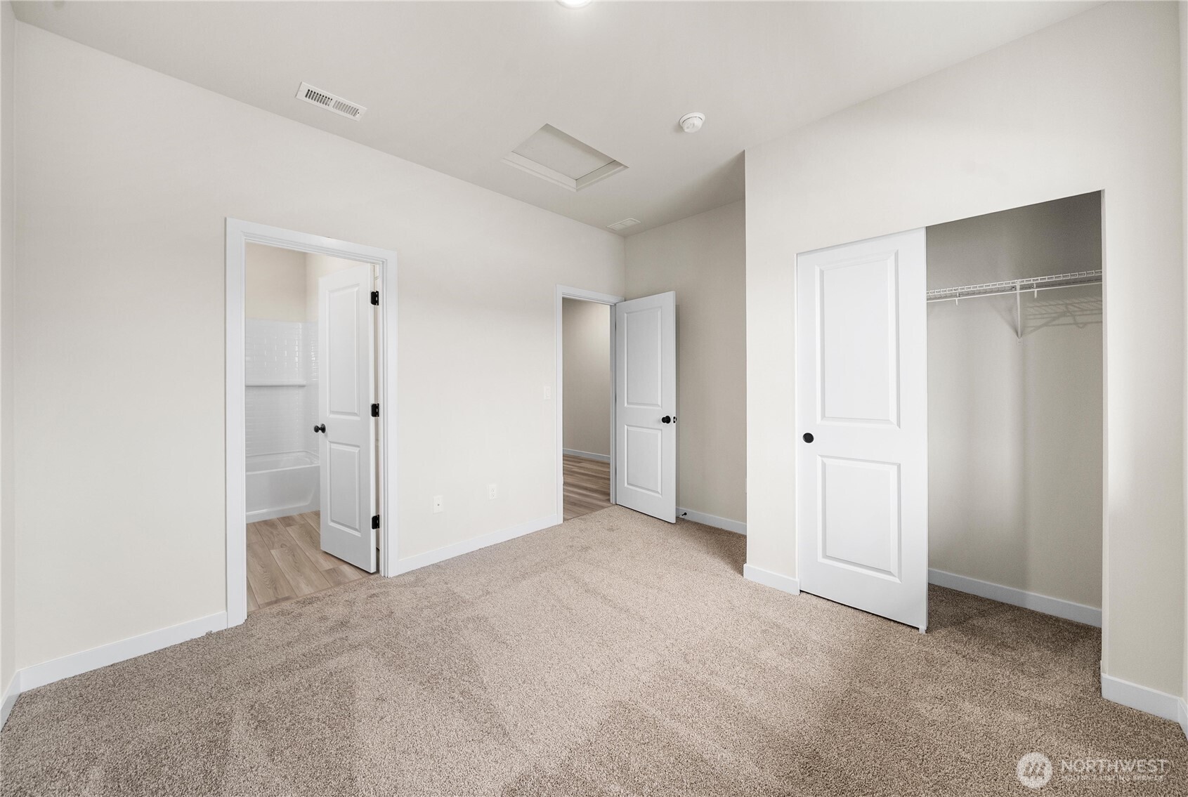 13910 208th Avenue Property Photo 4