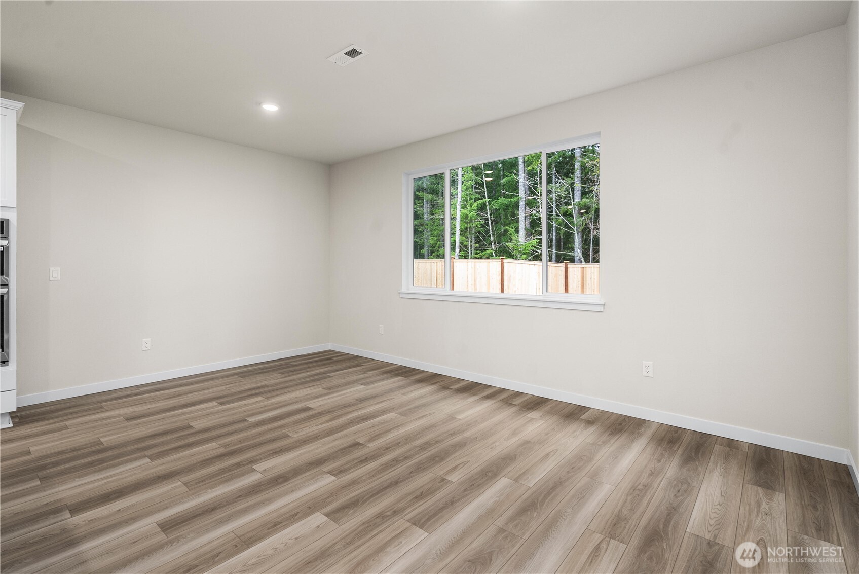 13910 208th Avenue Property Photo 11