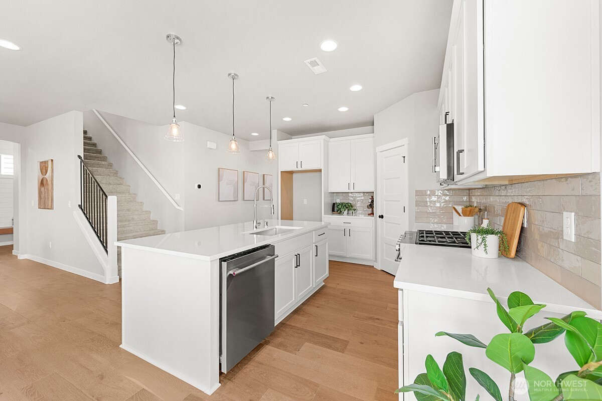 8113 73rd Place Property Photo 11