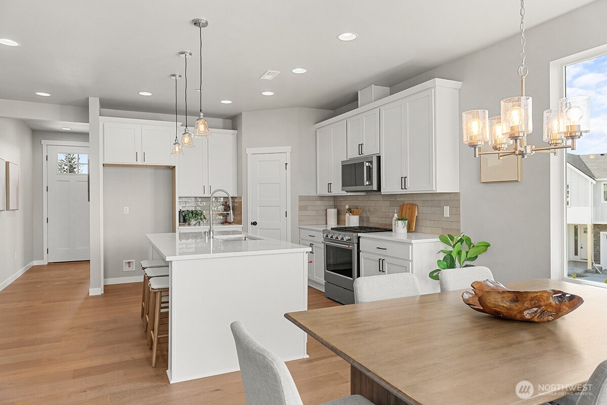 8113 73rd Place Property Photo 13