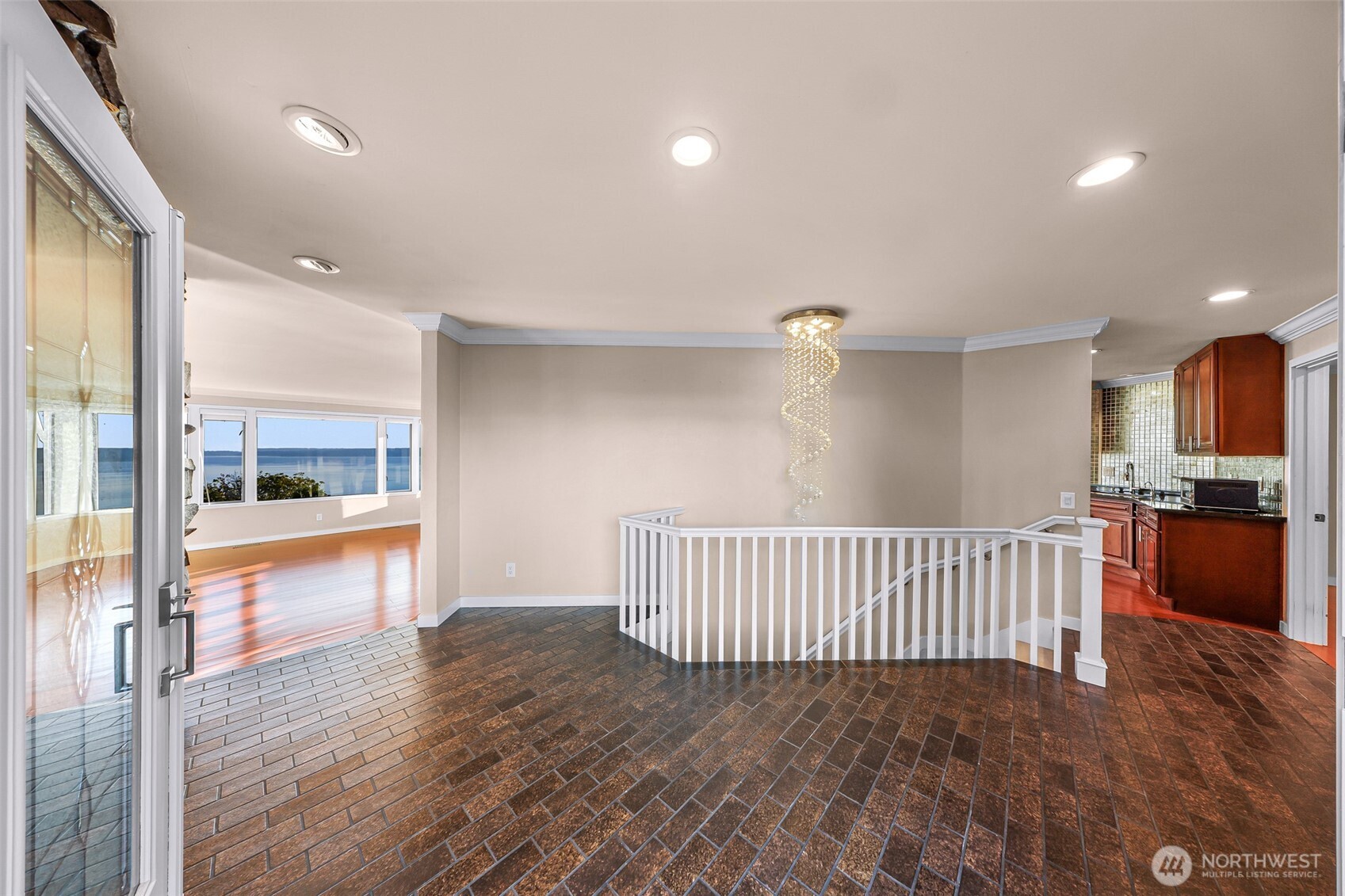1919 Sw Cove Point Road Property Photo 6