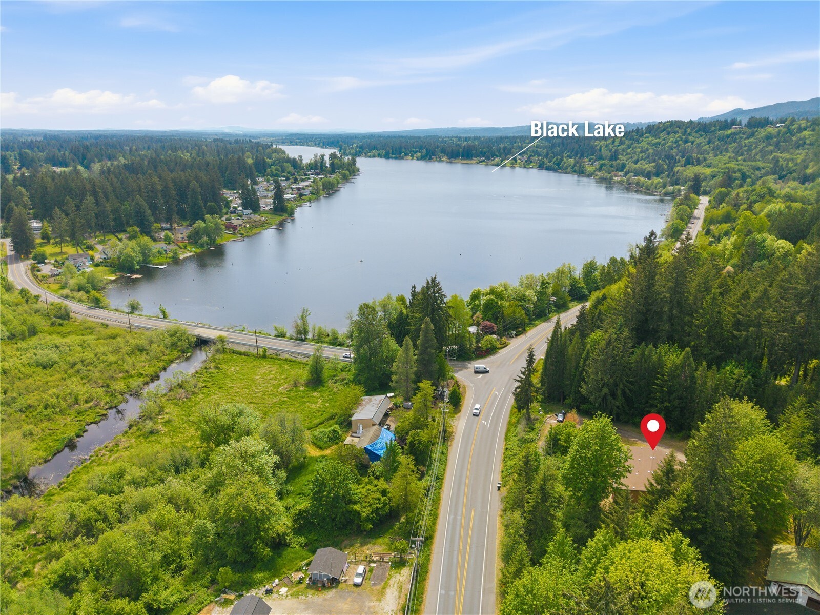 3939 Black Lake Boulevard Property Photo 3