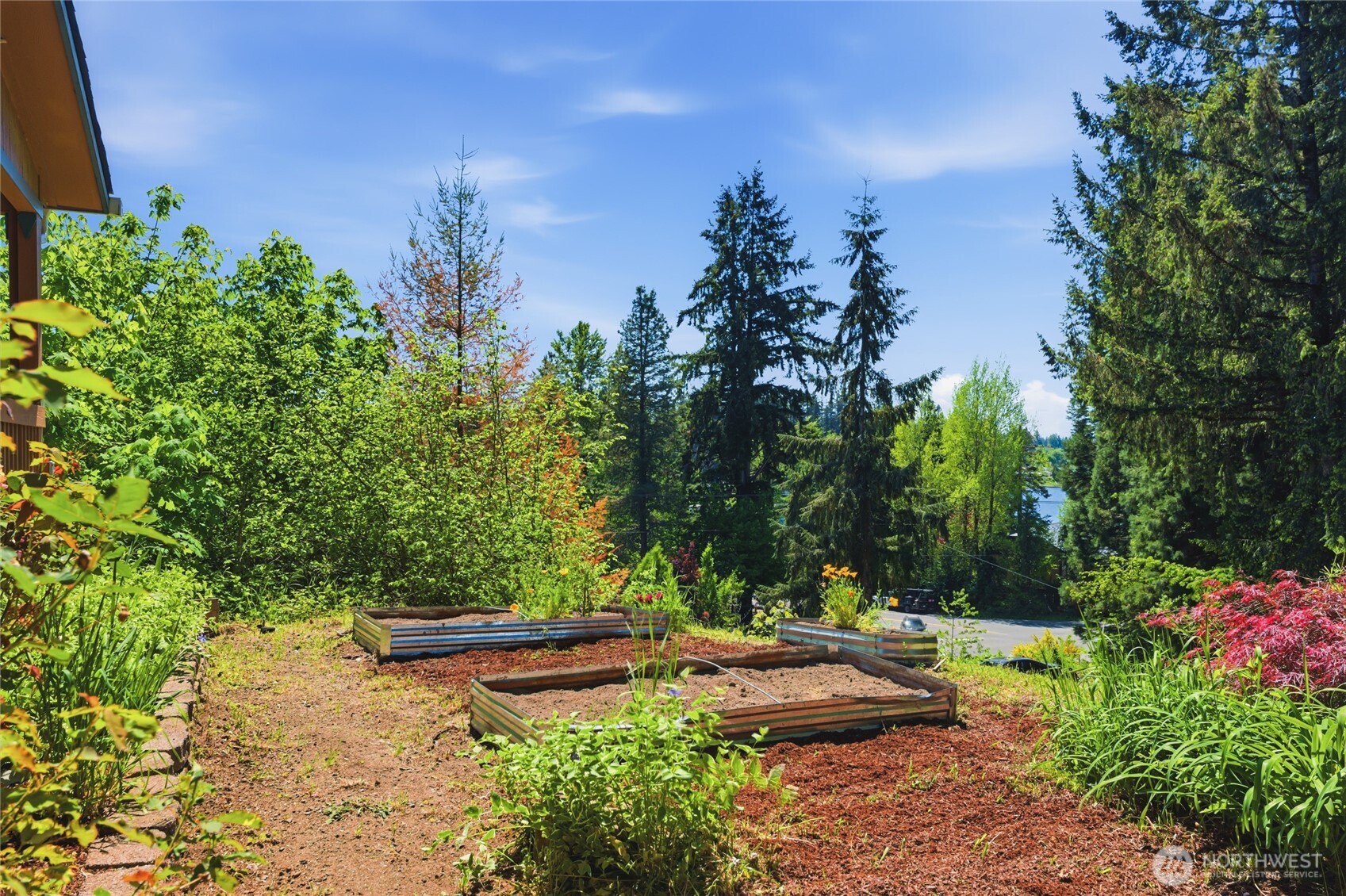 3939 Black Lake Boulevard Property Photo 7