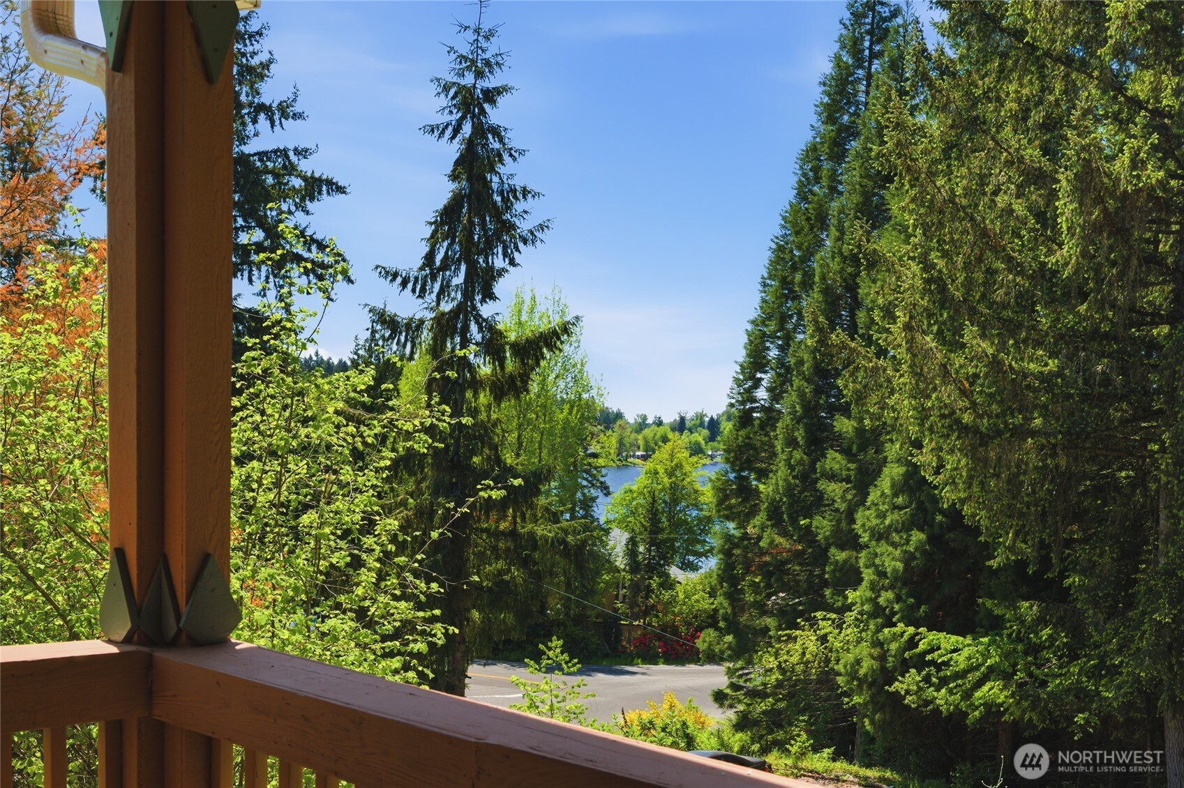 3939 Black Lake Boulevard Property Photo 8