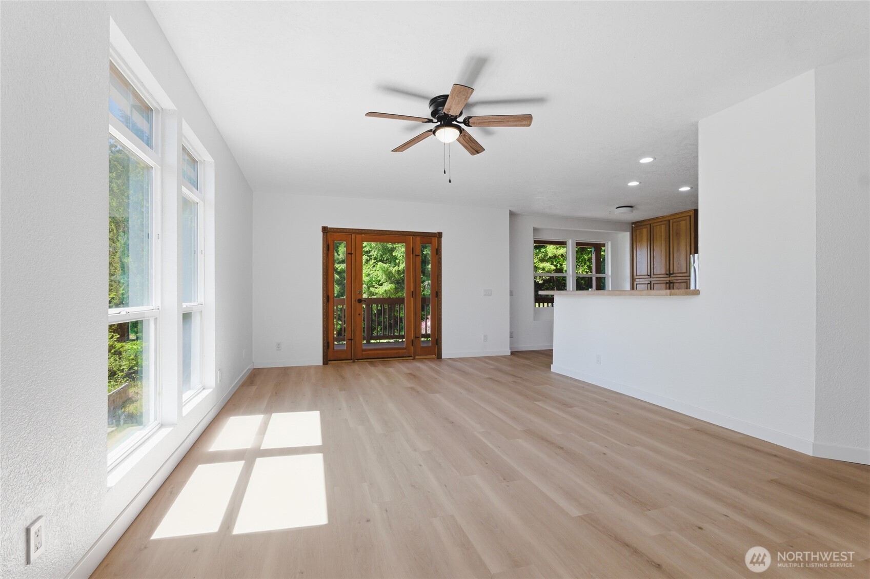 3939 Black Lake Boulevard Property Photo 10