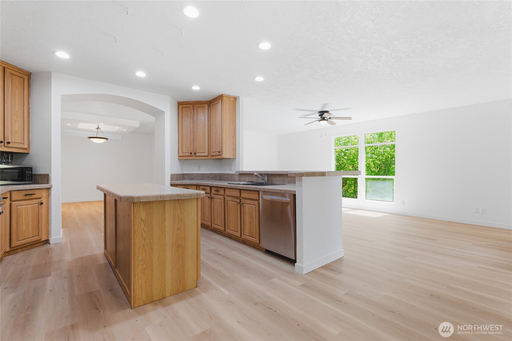 3939 Black Lake Boulevard Property Photo 11
