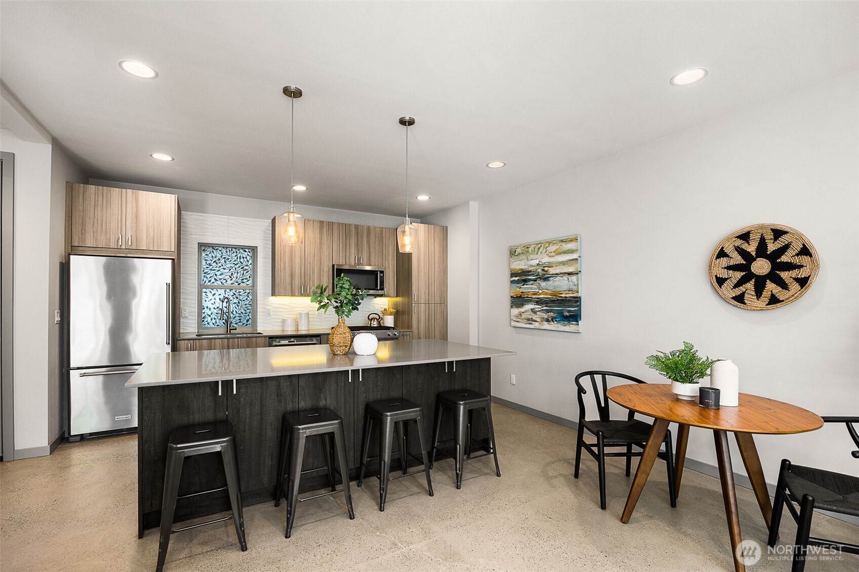 2312 S Judkins Street Property Photo 8