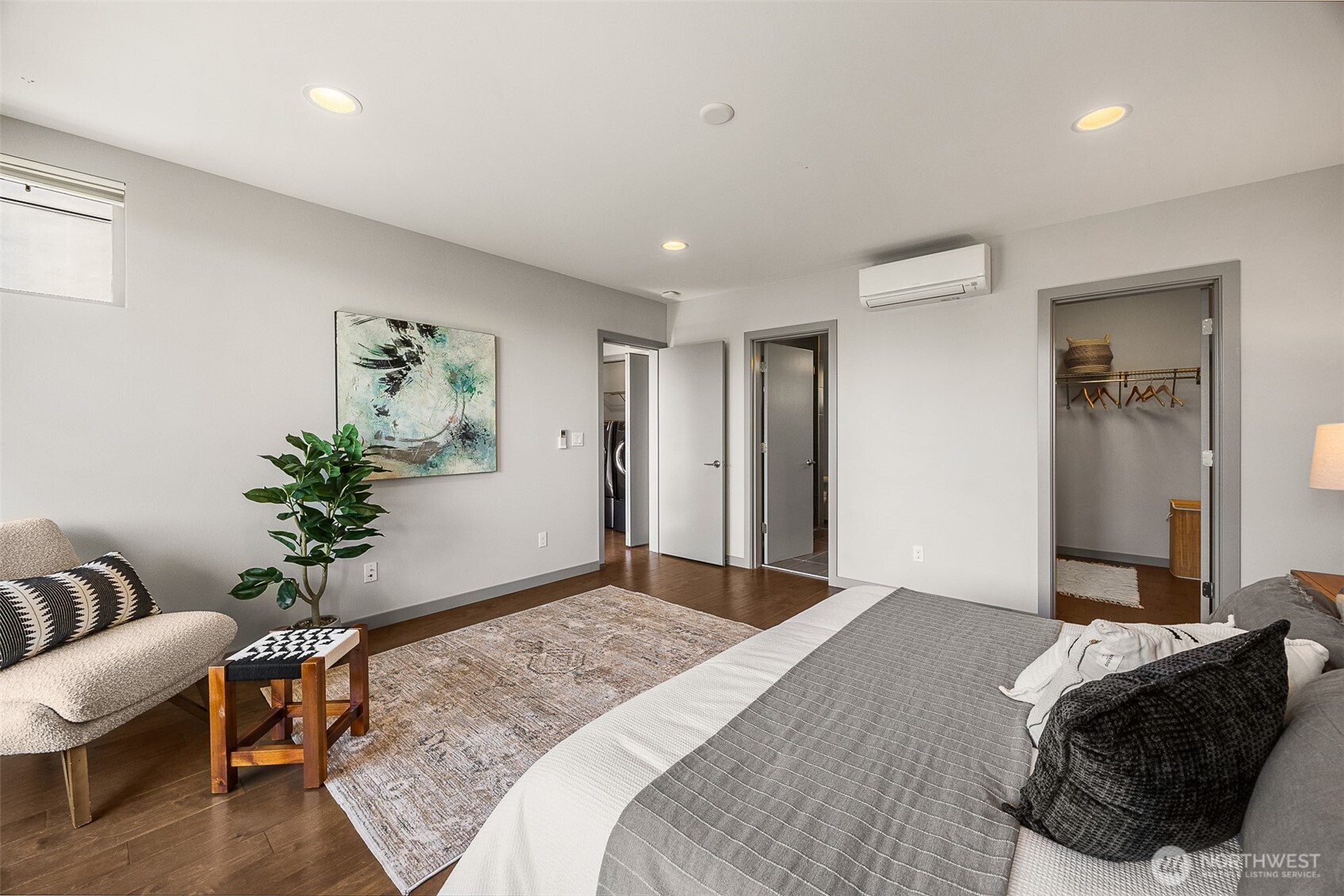 2312 S Judkins Street Property Photo 16