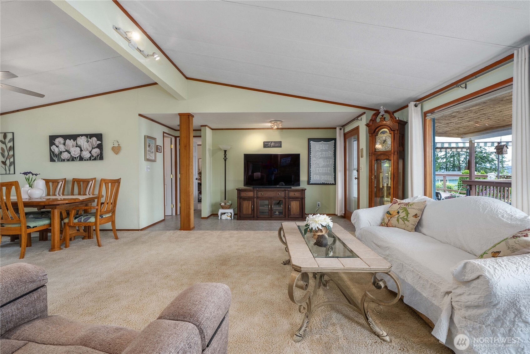 8210 177th Avenue Property Photo 8