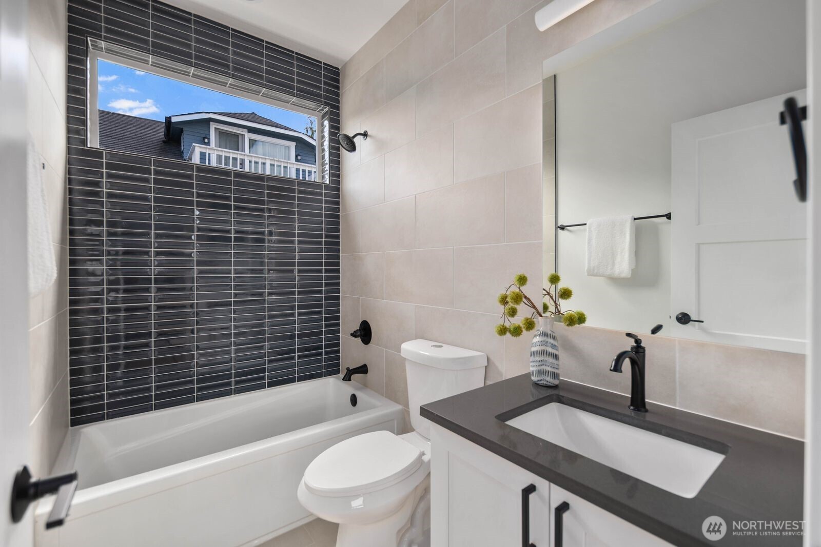 6103 S Norfolk Street Property Photo 13