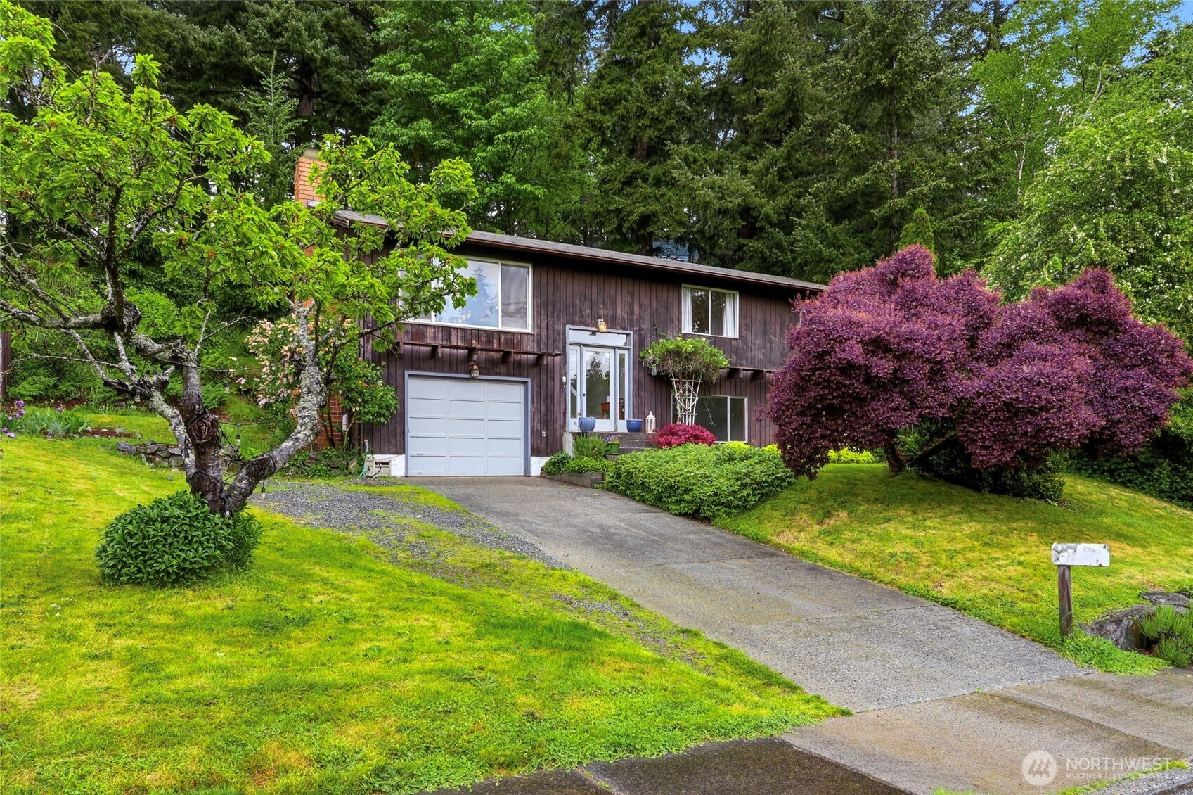 619 Willow Road Property Photo 2